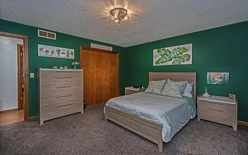 201 Falcon Ridge Drive, New Kensington, 15068, 3 Bedrooms Bedrooms, 8 Rooms Rooms,2.1 BathroomsBathrooms,Residential,For Sale,Falcon Ridge Drive,1764412