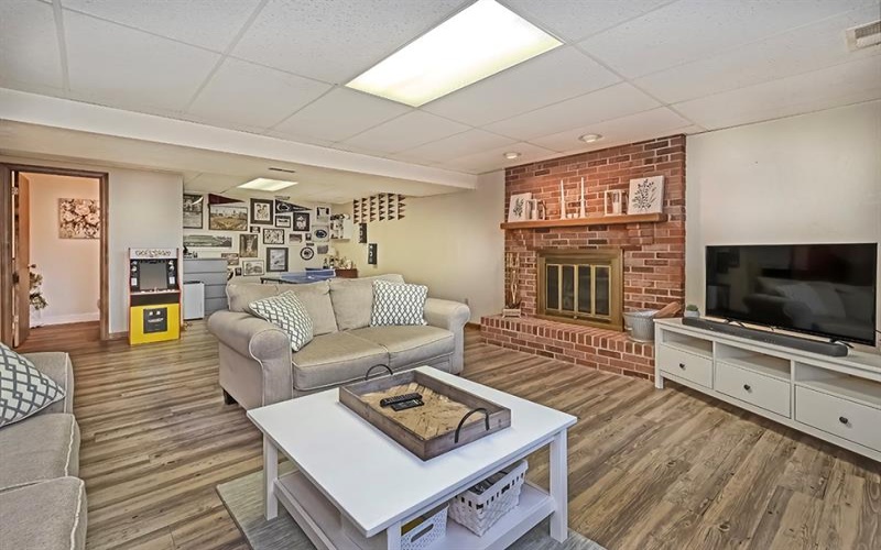 201 Falcon Ridge Drive, New Kensington, 15068, 3 Bedrooms Bedrooms, 8 Rooms Rooms,2.1 BathroomsBathrooms,Residential,For Sale,Falcon Ridge Drive,1764412
