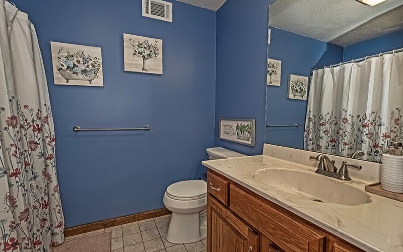 201 Falcon Ridge Drive, New Kensington, 15068, 3 Bedrooms Bedrooms, 8 Rooms Rooms,2.1 BathroomsBathrooms,Residential,For Sale,Falcon Ridge Drive,1764412