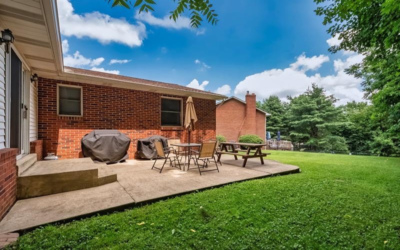 201 Falcon Ridge Drive, New Kensington, 15068, 3 Bedrooms Bedrooms, 8 Rooms Rooms,2.1 BathroomsBathrooms,Residential,For Sale,Falcon Ridge Drive,1764412