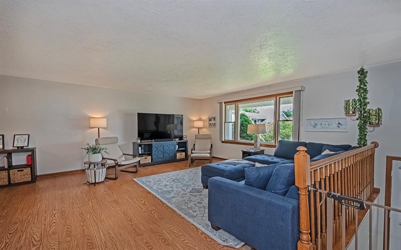 201 Falcon Ridge Drive, New Kensington, 15068, 3 Bedrooms Bedrooms, 8 Rooms Rooms,2.1 BathroomsBathrooms,Residential,For Sale,Falcon Ridge Drive,1764412
