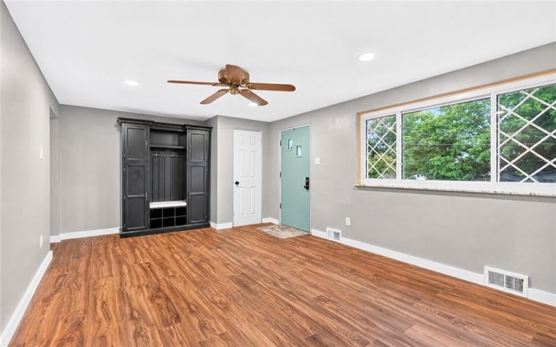 12 Corbett Ave, Irwin, 15642, 3 Bedrooms Bedrooms, 6 Rooms Rooms,1 BathroomBathrooms,Residential,For Sale,Corbett Ave,1764419