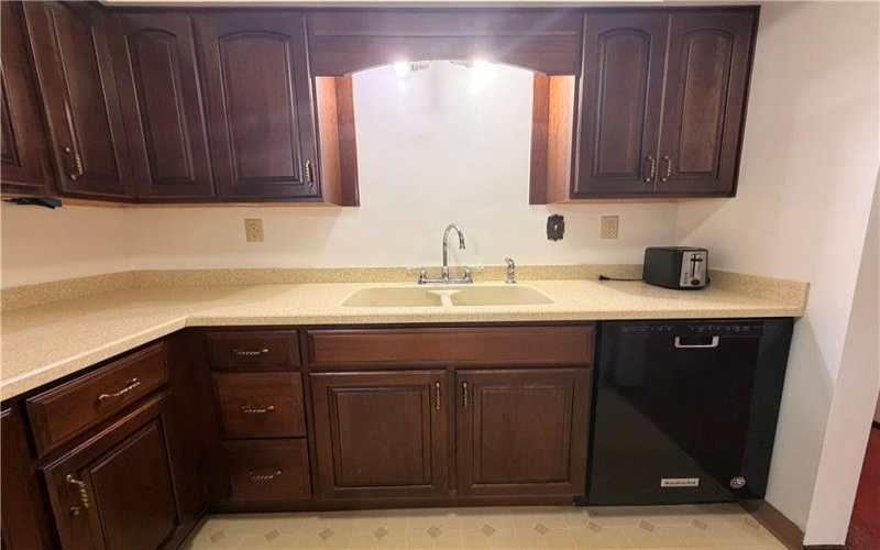 112 Friendship Lane, Greensburg, 15601, 3 Bedrooms Bedrooms, 9 Rooms Rooms,2.1 BathroomsBathrooms,Residential,For Sale,Friendship Lane,1764424