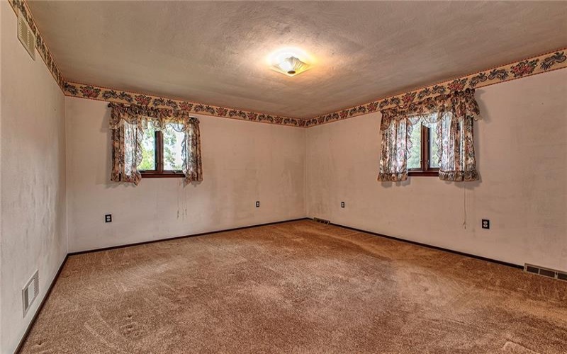 112 Friendship Lane, Greensburg, 15601, 3 Bedrooms Bedrooms, 9 Rooms Rooms,2.1 BathroomsBathrooms,Residential,For Sale,Friendship Lane,1764424