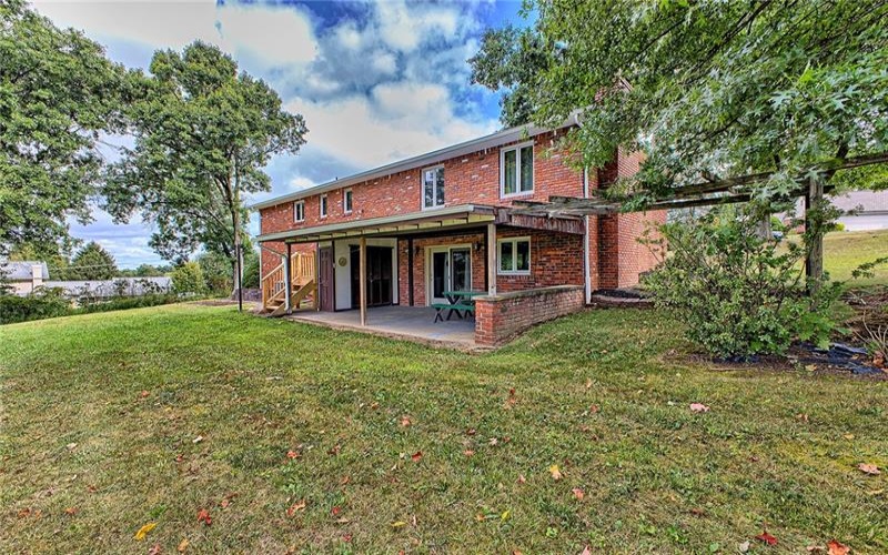 112 Friendship Lane, Greensburg, 15601, 3 Bedrooms Bedrooms, 9 Rooms Rooms,2.1 BathroomsBathrooms,Residential,For Sale,Friendship Lane,1764424
