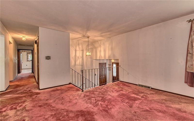 112 Friendship Lane, Greensburg, 15601, 3 Bedrooms Bedrooms, 9 Rooms Rooms,2.1 BathroomsBathrooms,Residential,For Sale,Friendship Lane,1764424