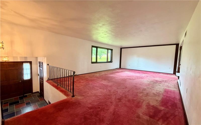 112 Friendship Lane, Greensburg, 15601, 3 Bedrooms Bedrooms, 9 Rooms Rooms,2.1 BathroomsBathrooms,Residential,For Sale,Friendship Lane,1764424