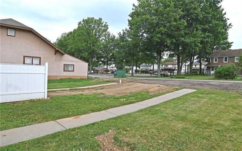 401-403 Georgetown Road, Lawrence, 15055, ,Multi-unit,For Sale,Georgetown Road,1764438