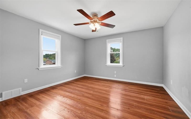 120 Oregon AVENUE, Vandergrift, 15690, 5 Bedrooms Bedrooms, ,3 BathroomsBathrooms,Residential,For Sale,Oregon,1764442