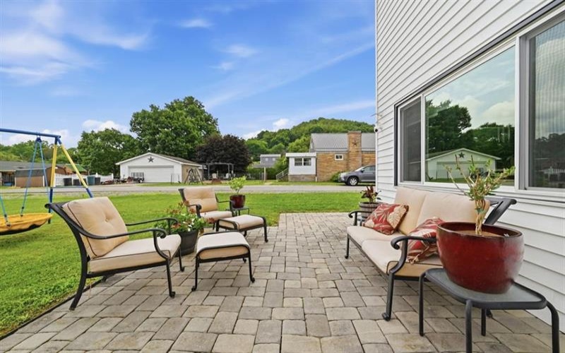 120 Oregon AVENUE, Vandergrift, 15690, 5 Bedrooms Bedrooms, ,3 BathroomsBathrooms,Residential,For Sale,Oregon,1764442