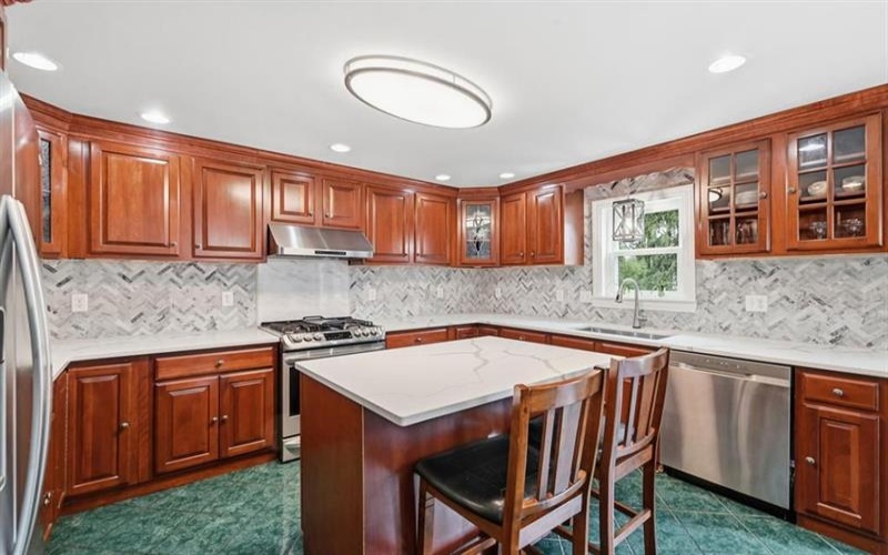 120 Oregon AVENUE, Vandergrift, 15690, 5 Bedrooms Bedrooms, ,3 BathroomsBathrooms,Residential,For Sale,Oregon,1764442