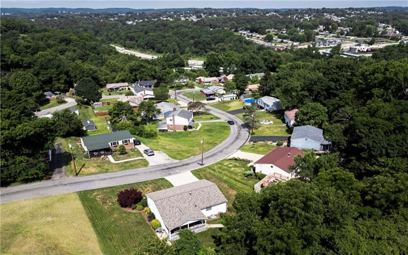 3139 New Hampshire Dr, New Kensington, 15068, 3 Bedrooms Bedrooms, 8 Rooms Rooms,1.1 BathroomsBathrooms,Residential,For Sale,New Hampshire Dr,1764455