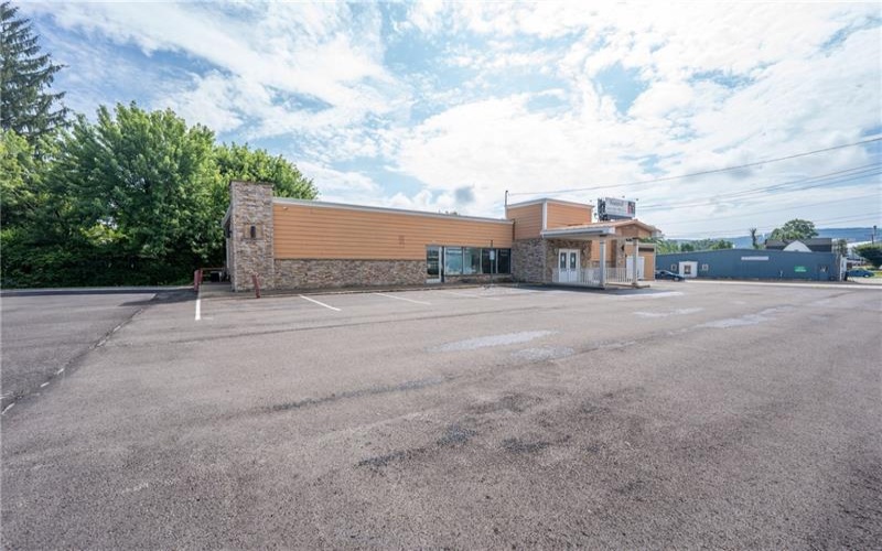 2840 Ligonier St, Latrobe, 15650, ,Commercial-industrial-business,For Sale,Ligonier St,1764643
