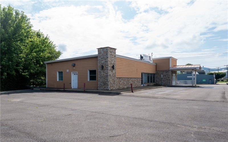 2840 Ligonier St, Latrobe, 15650, ,Commercial-industrial-business,For Sale,Ligonier St,1764643