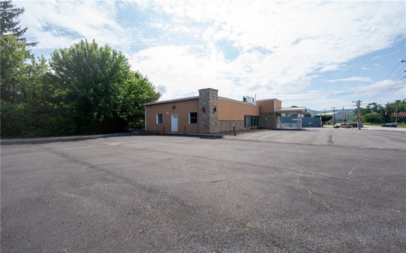 2840 Ligonier St, Latrobe, 15650, ,Commercial-industrial-business,For Sale,Ligonier St,1764643
