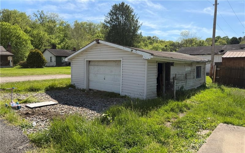 460 Braznell Concrete Rd, Grindstone, 15442, 5 Bedrooms Bedrooms, ,2 BathroomsBathrooms,Residential,For Sale,Braznell Concrete Rd,1764644