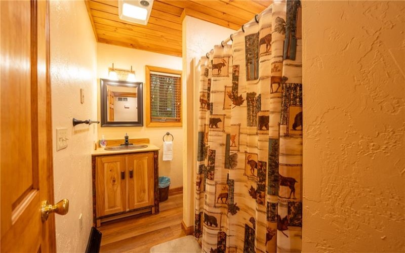 138 Fern Mountain Rd, Jones Mills, 15646, 6 Bedrooms Bedrooms, ,7 BathroomsBathrooms,Residential,For Sale,Fern Mountain Rd,1764650
