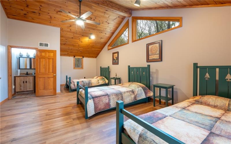 138 Fern Mountain Rd, Jones Mills, 15646, 6 Bedrooms Bedrooms, ,7 BathroomsBathrooms,Residential,For Sale,Fern Mountain Rd,1764650