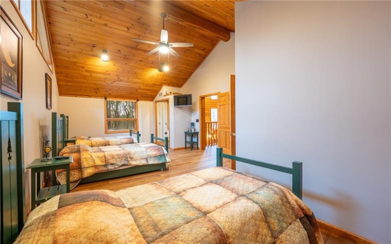 138 Fern Mountain Rd, Jones Mills, 15646, 6 Bedrooms Bedrooms, ,7 BathroomsBathrooms,Residential,For Sale,Fern Mountain Rd,1764650