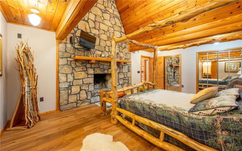 138 Fern Mountain Rd, Jones Mills, 15646, 6 Bedrooms Bedrooms, ,7 BathroomsBathrooms,Residential,For Sale,Fern Mountain Rd,1764650