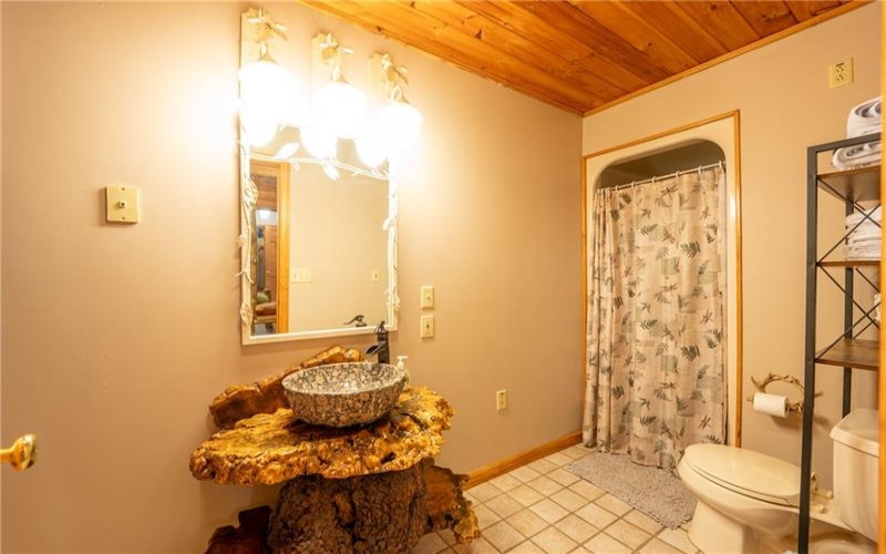 138 Fern Mountain Rd, Jones Mills, 15646, 6 Bedrooms Bedrooms, ,7 BathroomsBathrooms,Residential,For Sale,Fern Mountain Rd,1764650