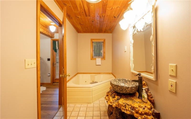 138 Fern Mountain Rd, Jones Mills, 15646, 6 Bedrooms Bedrooms, ,7 BathroomsBathrooms,Residential,For Sale,Fern Mountain Rd,1764650