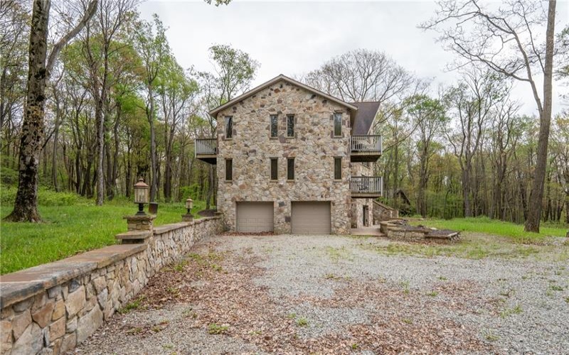138 Fern Mountain Rd, Jones Mills, 15646, 6 Bedrooms Bedrooms, ,7 BathroomsBathrooms,Residential,For Sale,Fern Mountain Rd,1764650