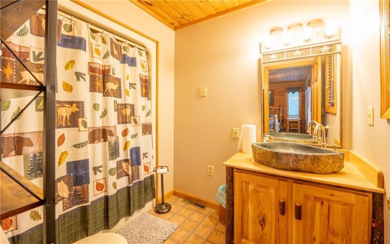 138 Fern Mountain Rd, Jones Mills, 15646, 6 Bedrooms Bedrooms, ,7 BathroomsBathrooms,Residential,For Sale,Fern Mountain Rd,1764650