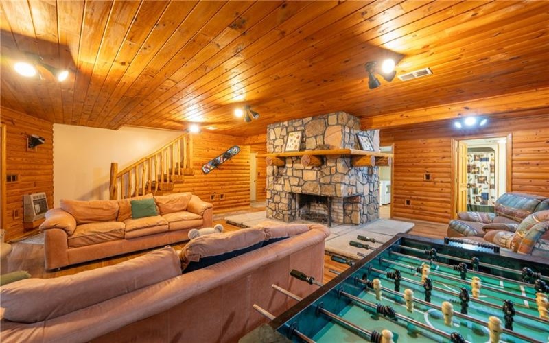 138 Fern Mountain Rd, Jones Mills, 15646, 6 Bedrooms Bedrooms, ,7 BathroomsBathrooms,Residential,For Sale,Fern Mountain Rd,1764650