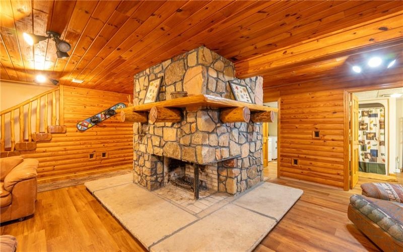 138 Fern Mountain Rd, Jones Mills, 15646, 6 Bedrooms Bedrooms, ,7 BathroomsBathrooms,Residential,For Sale,Fern Mountain Rd,1764650