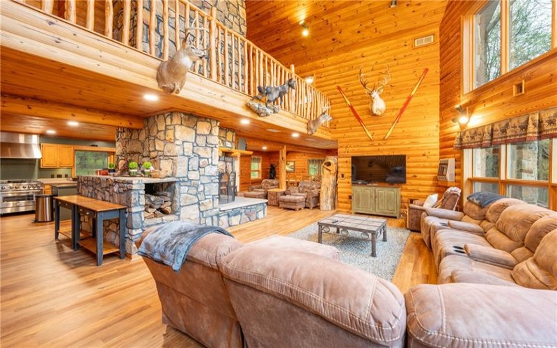 138 Fern Mountain Rd, Jones Mills, 15646, 6 Bedrooms Bedrooms, ,7 BathroomsBathrooms,Residential,For Sale,Fern Mountain Rd,1764650
