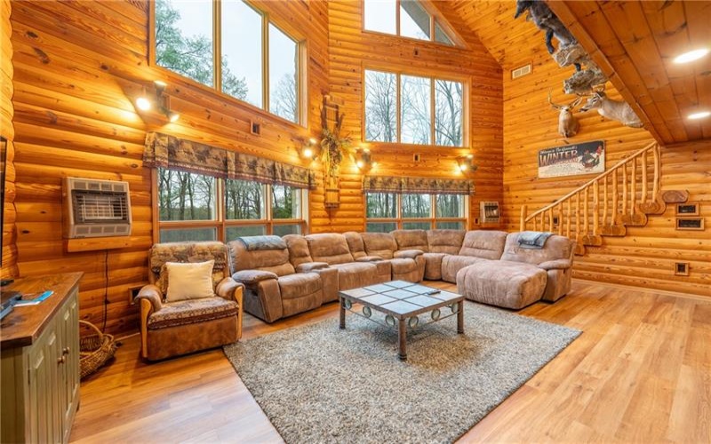 138 Fern Mountain Rd, Jones Mills, 15646, 6 Bedrooms Bedrooms, ,7 BathroomsBathrooms,Residential,For Sale,Fern Mountain Rd,1764650