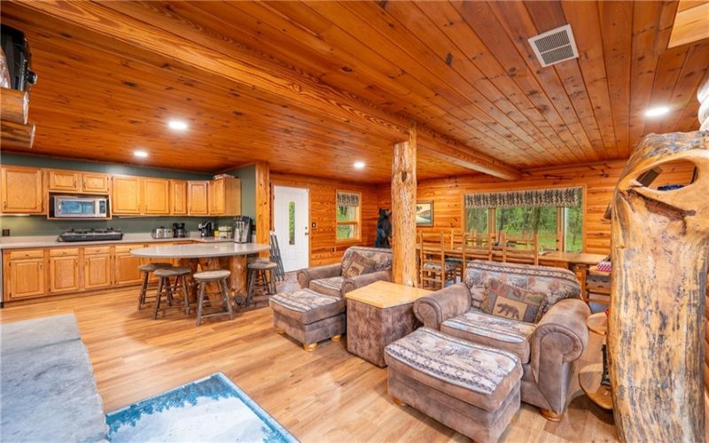 138 Fern Mountain Rd, Jones Mills, 15646, 6 Bedrooms Bedrooms, ,7 BathroomsBathrooms,Residential,For Sale,Fern Mountain Rd,1764650