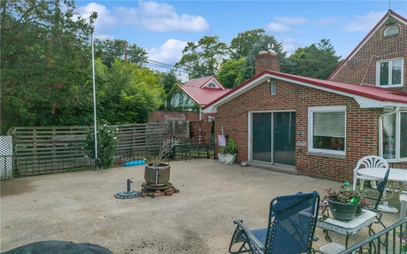 423 Huntingdon Rd, Yukon, 15698, 3 Bedrooms Bedrooms, 11 Rooms Rooms,2.1 BathroomsBathrooms,Residential,For Sale,Huntingdon Rd,1764660