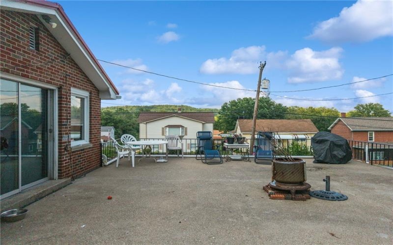 423 Huntingdon Rd, Yukon, 15698, 3 Bedrooms Bedrooms, 11 Rooms Rooms,2.1 BathroomsBathrooms,Residential,For Sale,Huntingdon Rd,1764660