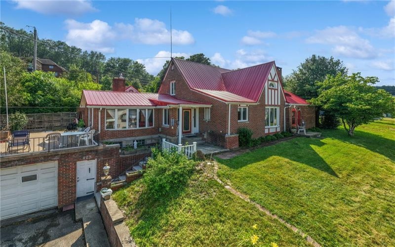423 Huntingdon Rd, Yukon, 15698, 3 Bedrooms Bedrooms, 11 Rooms Rooms,2.1 BathroomsBathrooms,Residential,For Sale,Huntingdon Rd,1764660