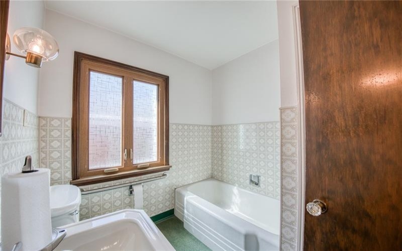 2550 Leechburg Road, Lower Burrell, 15068, 4 Bedrooms Bedrooms, 9 Rooms Rooms,1.1 BathroomsBathrooms,Residential,For Sale,Leechburg Road,1764684