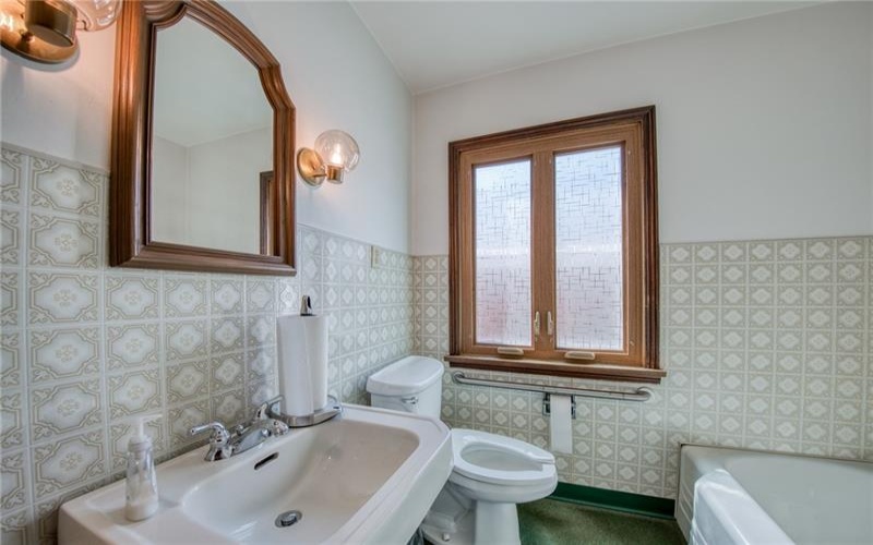 2550 Leechburg Road, Lower Burrell, 15068, 4 Bedrooms Bedrooms, 9 Rooms Rooms,1.1 BathroomsBathrooms,Residential,For Sale,Leechburg Road,1764684