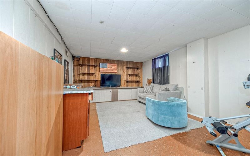 945 Summit DRIVE, Greensburg, 15601, 3 Bedrooms Bedrooms, ,1.1 BathroomsBathrooms,Residential,For Sale,Summit,1764939