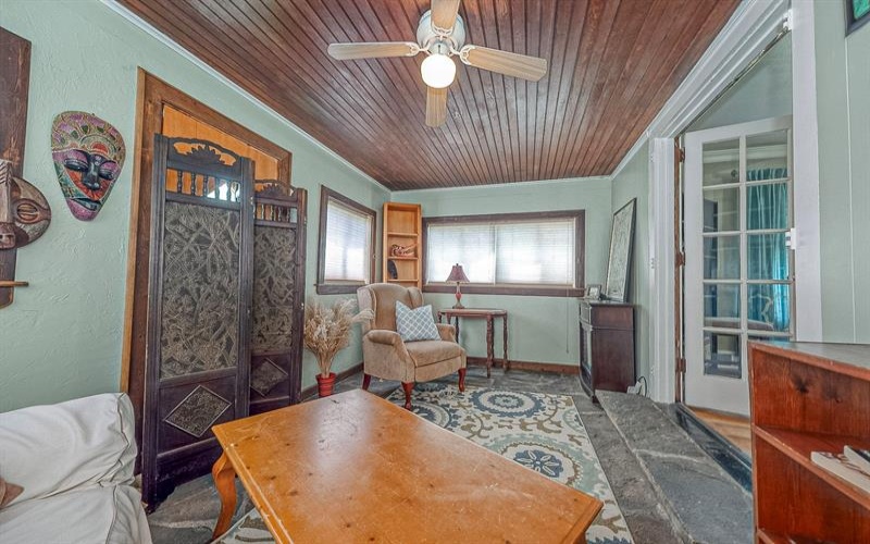 945 Summit DRIVE, Greensburg, 15601, 3 Bedrooms Bedrooms, ,1.1 BathroomsBathrooms,Residential,For Sale,Summit,1764939