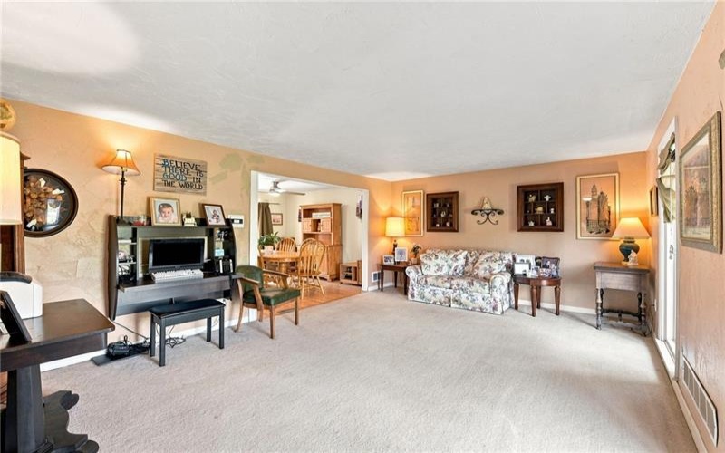 519 Manor Harrison City Rd., 15636, 15636, 3 Bedrooms Bedrooms, 8 Rooms Rooms,2.3 BathroomsBathrooms,Residential,For Sale,Manor Harrison City Rd.,1768009