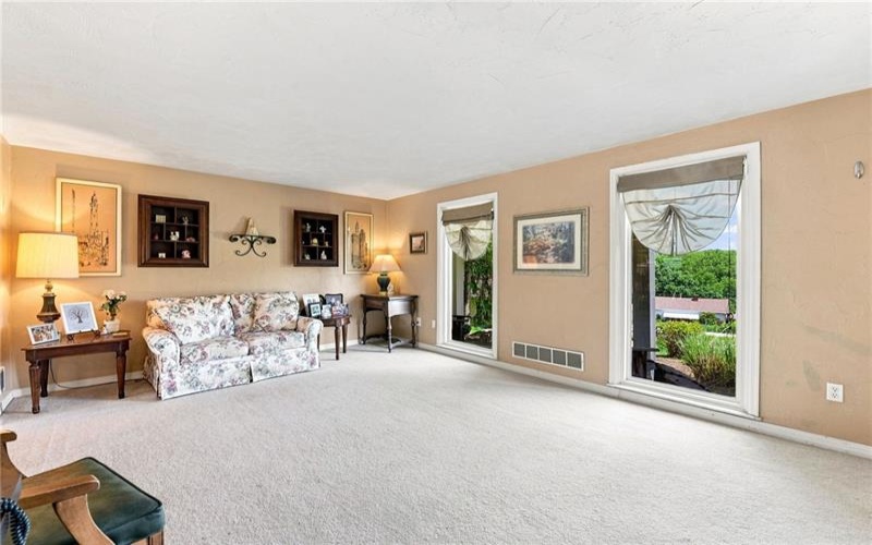 519 Manor Harrison City Rd., 15636, 15636, 3 Bedrooms Bedrooms, 8 Rooms Rooms,2.3 BathroomsBathrooms,Residential,For Sale,Manor Harrison City Rd.,1768009
