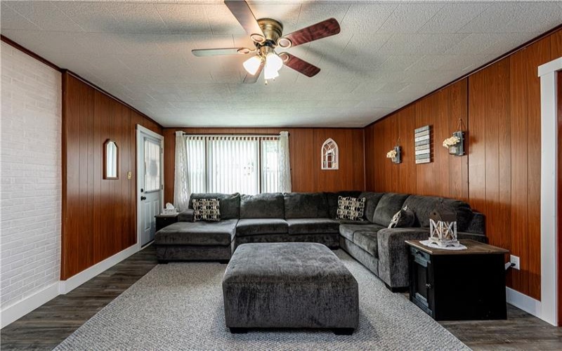 138 Penn Ave, Hollsopple, 15935, 5 Bedrooms Bedrooms, ,2 BathroomsBathrooms,Residential,For Sale,Penn Ave,1765028