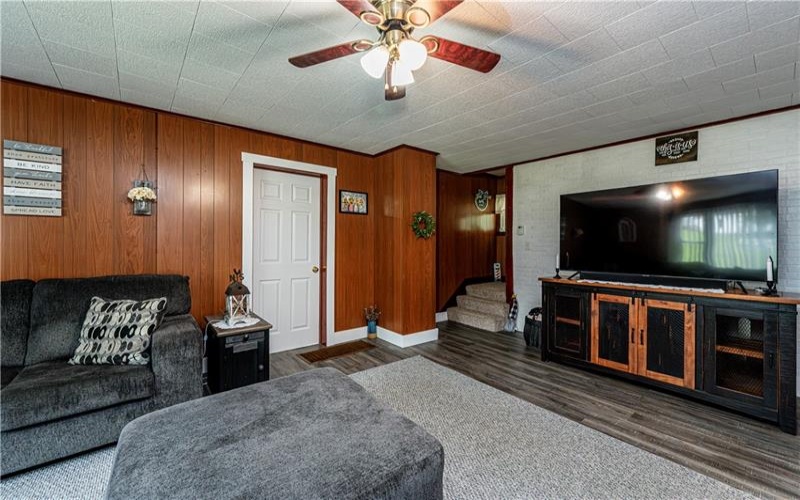 138 Penn Ave, Hollsopple, 15935, 5 Bedrooms Bedrooms, ,2 BathroomsBathrooms,Residential,For Sale,Penn Ave,1765028