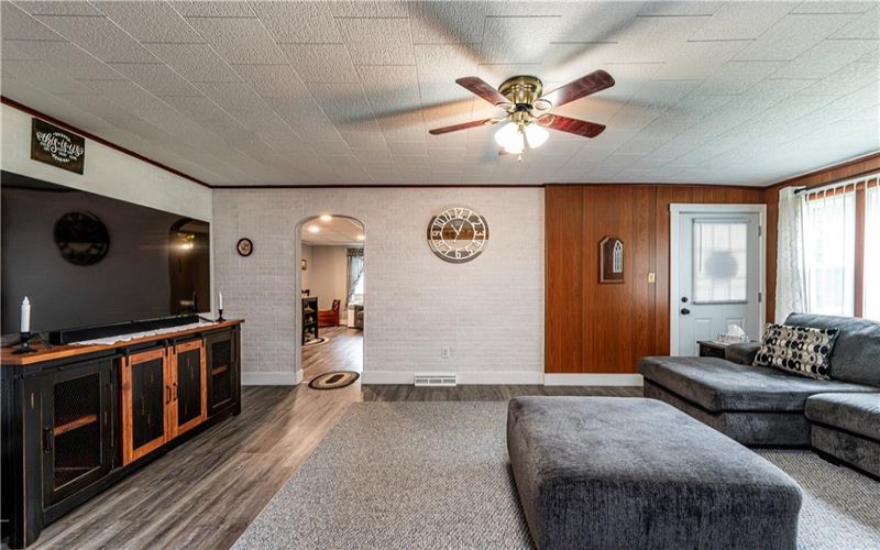 138 Penn Ave, Hollsopple, 15935, 5 Bedrooms Bedrooms, ,2 BathroomsBathrooms,Residential,For Sale,Penn Ave,1765028