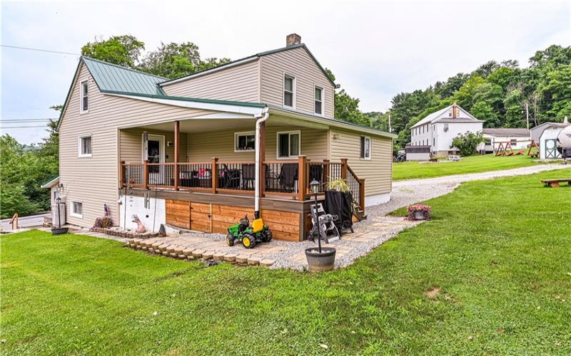 138 Penn Ave, Hollsopple, 15935, 5 Bedrooms Bedrooms, ,2 BathroomsBathrooms,Residential,For Sale,Penn Ave,1765028