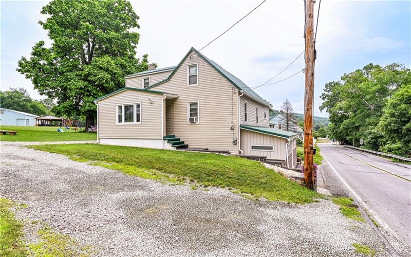 138 Penn Ave, Hollsopple, 15935, 5 Bedrooms Bedrooms, ,2 BathroomsBathrooms,Residential,For Sale,Penn Ave,1765028