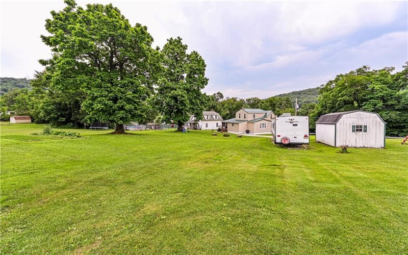 138 Penn Ave, Hollsopple, 15935, 5 Bedrooms Bedrooms, ,2 BathroomsBathrooms,Residential,For Sale,Penn Ave,1765028