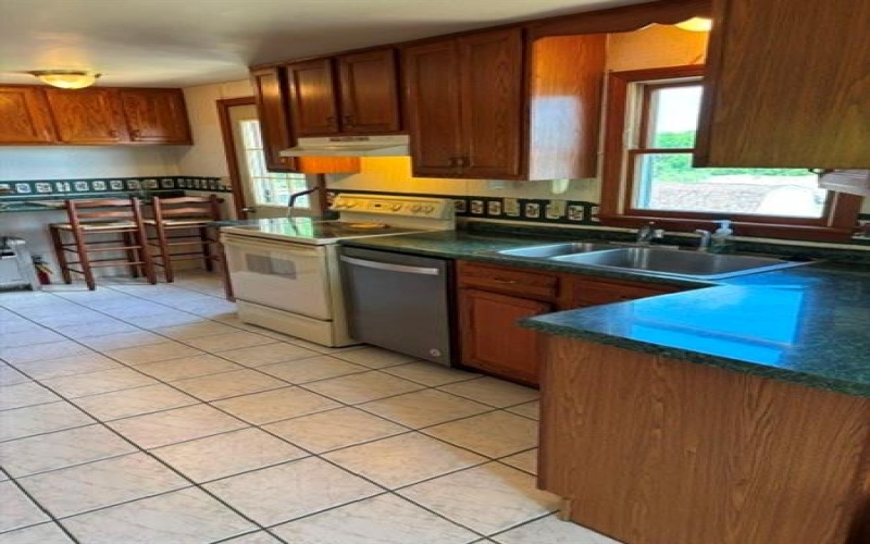8891 Broadway St, Westmoreland City, 15692, 2 Bedroom Bedrooms, 9 Room Rooms,1 BathroomBathrooms,Residential,For Sale,Broadway St,1768017