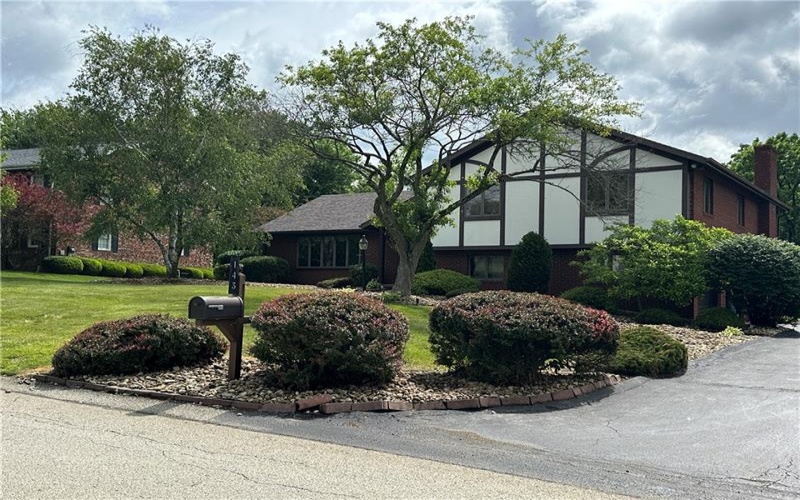 143 Heritage Hills Road, Uniontown, 15401, 4 Bedrooms Bedrooms, ,3.1 BathroomsBathrooms,Residential,For Sale,Heritage Hills Road,1768025